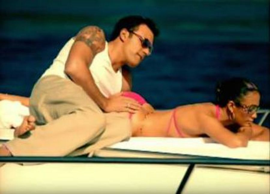 Imágenes del videoclip de 'Jenny from the block'