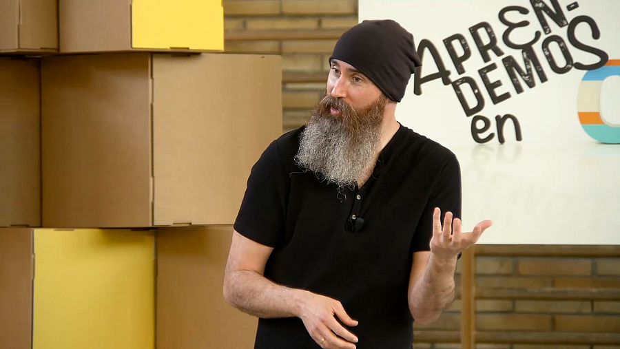 Pepe Arjona, maestro y experto en gamificación, participando en 'Aprendemos en Clan. El debate'