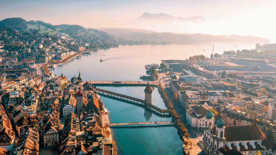 Vista aérea del casco antiguo de Lucerna.