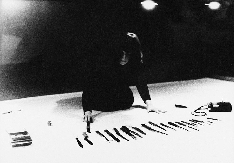 Rhythm 10 (Marina Abramovic, 1973)