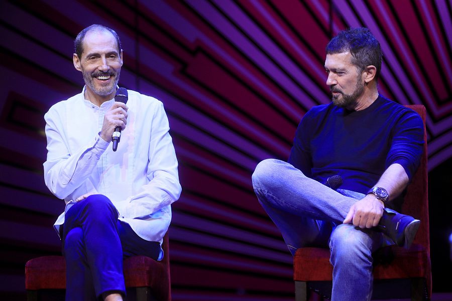 Antonio Banderas y Manuel Bandera en la presentación de 'A Chorus Line'