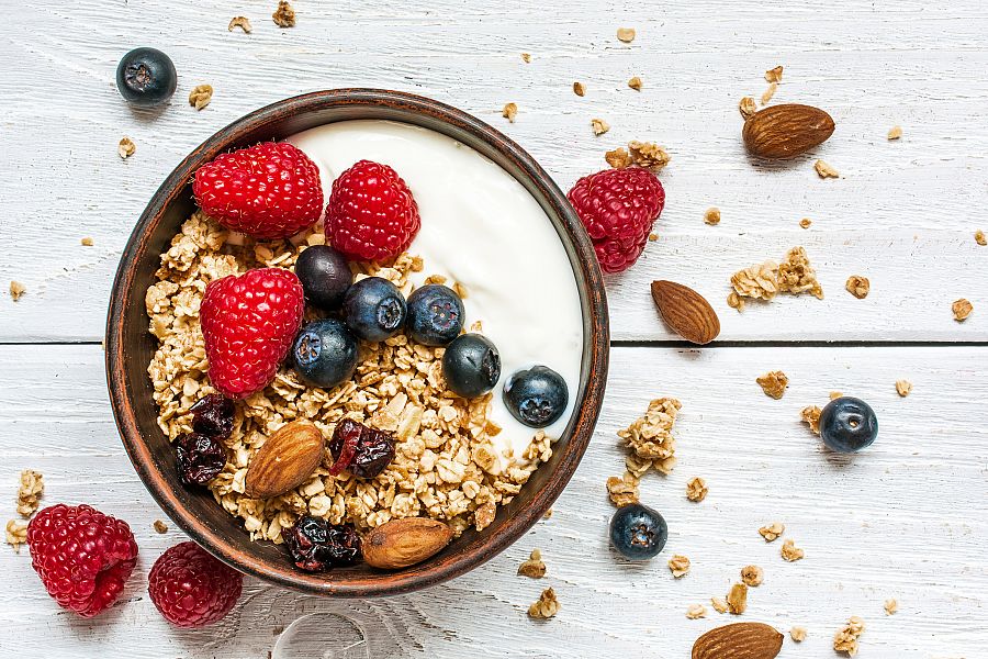 bol de avena con yogur vegano
