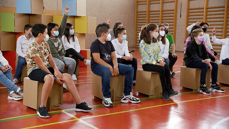 Aprendemos en Clan. El debate - Alumas y alumnos del Colegio Ensanche de Teruel