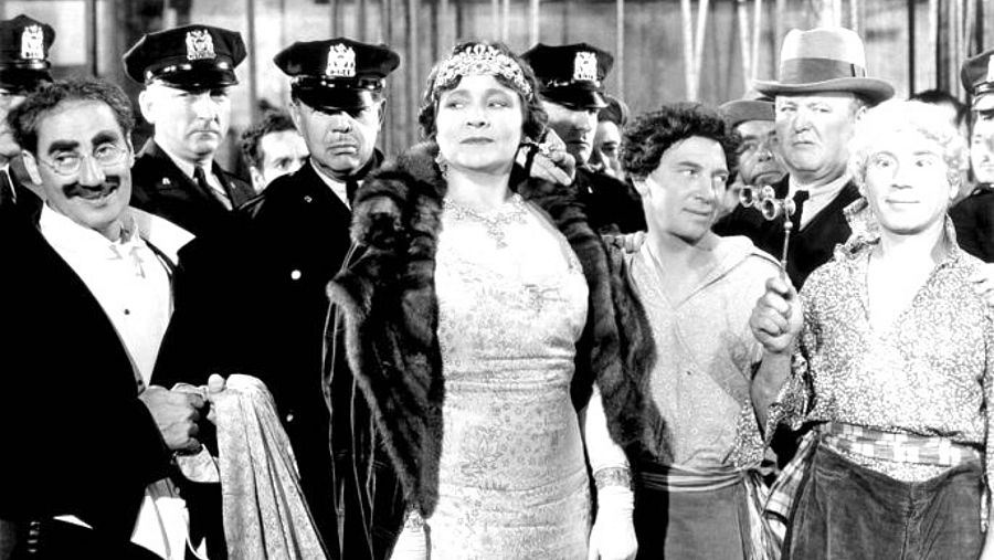 Los hermanos Marx en 'Una noche en la ópera' (1935)