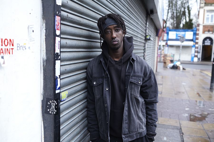 Dadir Hassan (Roger Nsengiyumva) en Informer