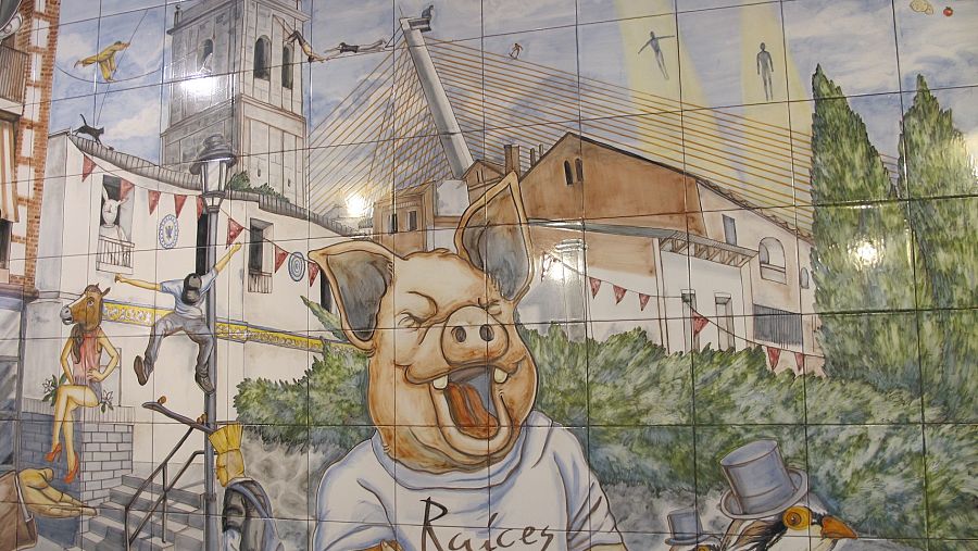Mural cerámico de Raíces, el restaurante de Carlos Maldonado