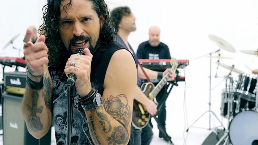 Fragmento del videoclip "Intention" de la banda Intelligent Music Project