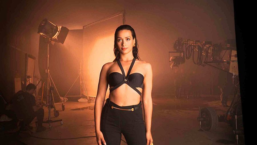 Chanel Terrero durante la grabación del videoclip de "SloMo"