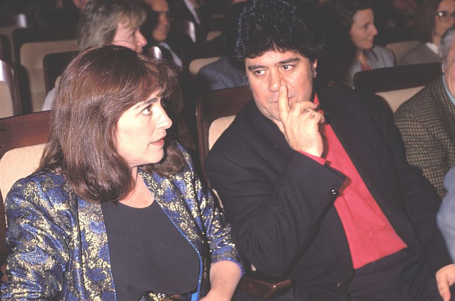 Carmen Maura junto a Pedro Almodóvar