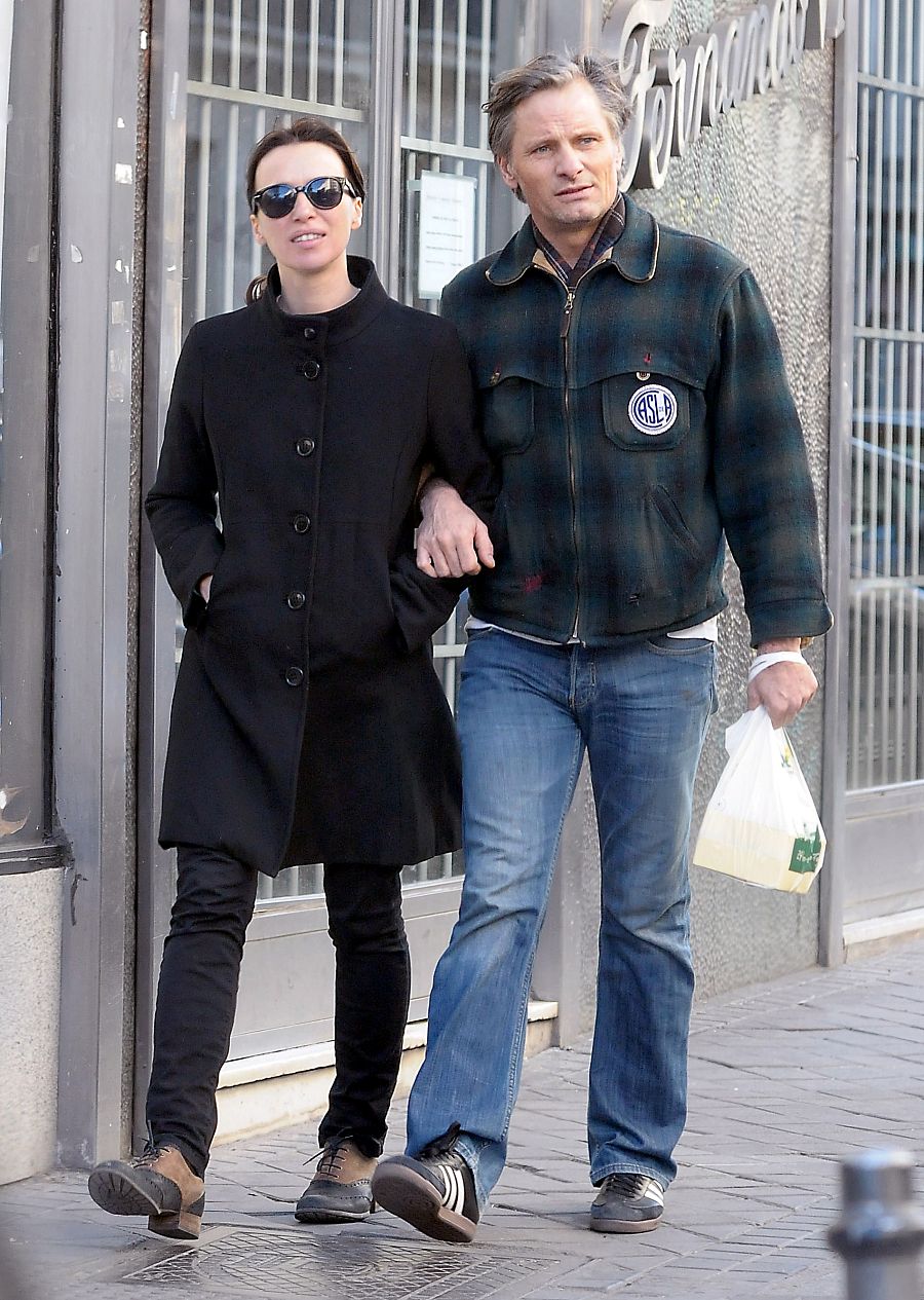 Ariadna Gil y Viggo Mortensen por las calles de Madrid