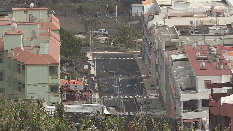 Ocho meses después de la explosión del volcán, las calles de Puerto Naos siguen desiertas
