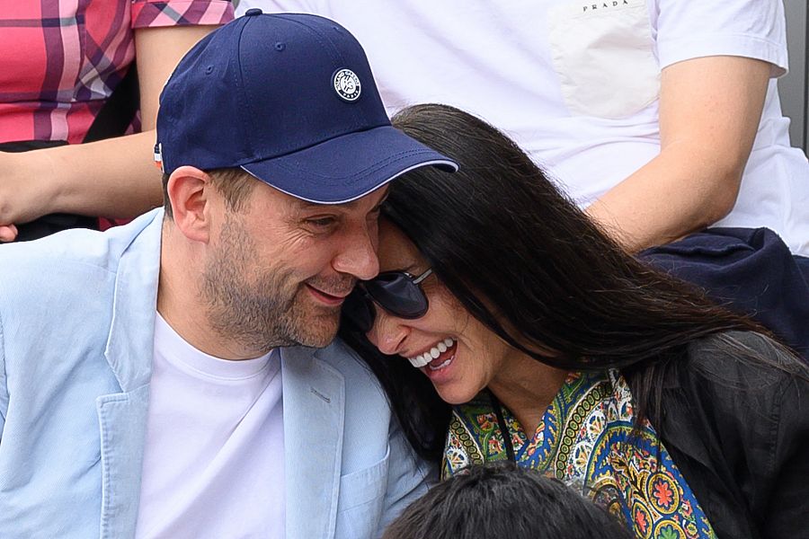 Demi Moore y Daniel Humm en Roland Garros