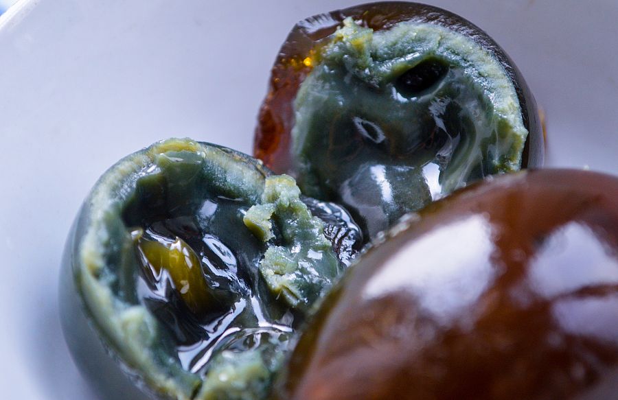 Huevos milenarios o huevos cocidos de pato