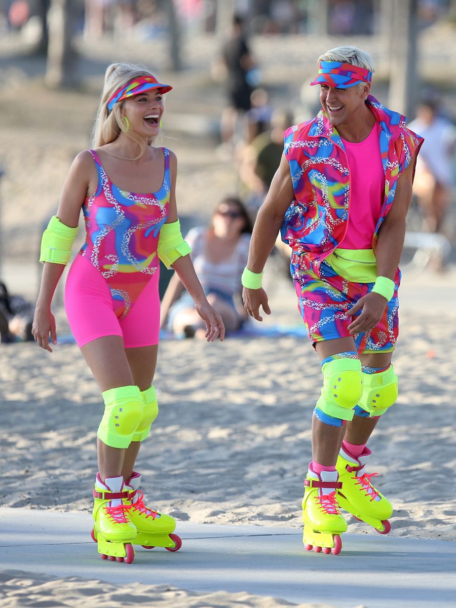 Los actores Ryan Gosling y Margot Robbie grabando una escena de "Barbie" en LA