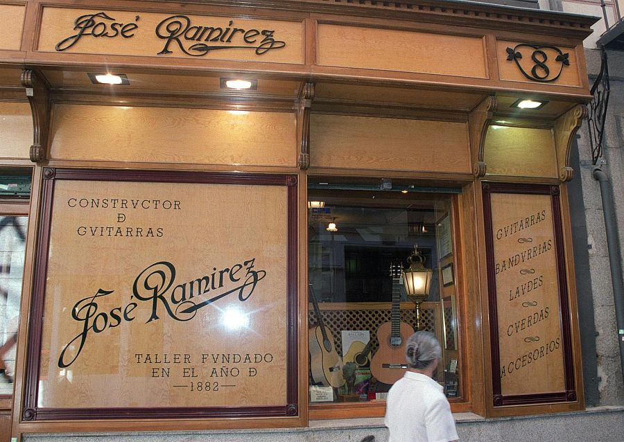 La tienda de Guitarras Ramírez en la calle la Paz