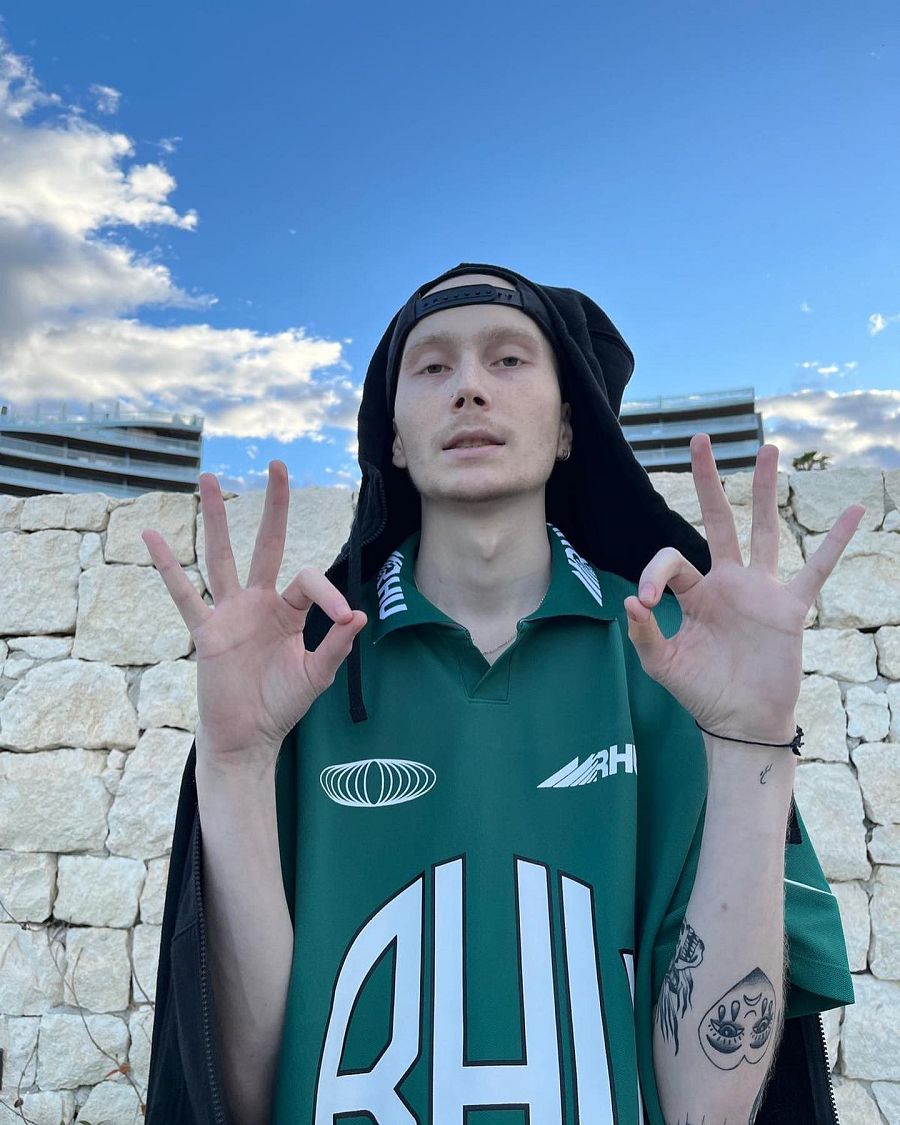 Muere Charlie influencer