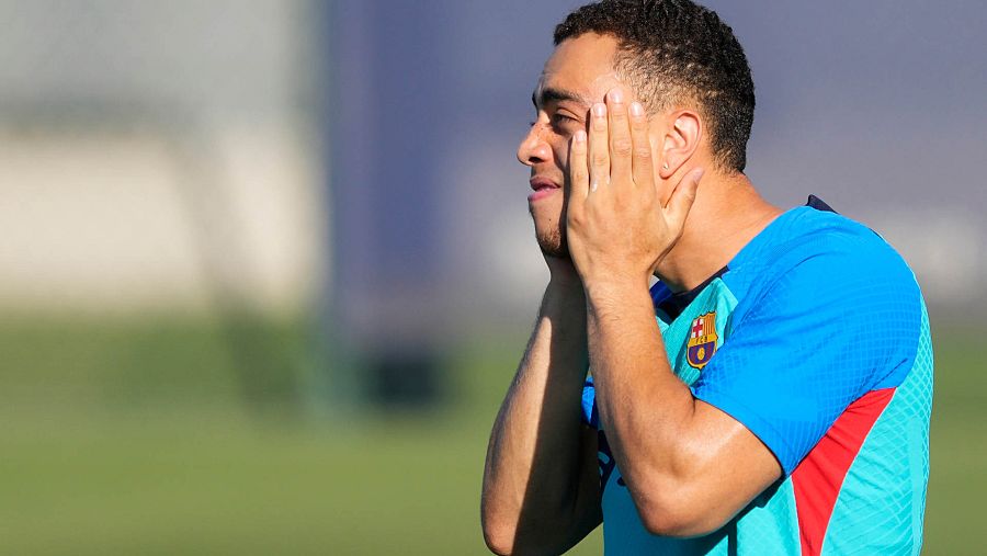 Sergiño Dest, con el FC Barcelona