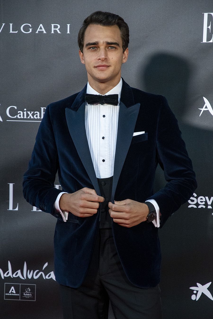 Posado de Pepe Barroso Jr. en los premios de la revista 'ELLE' 2021