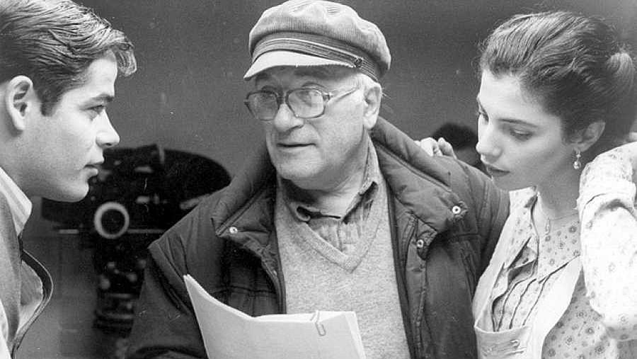 Jorge Sanz, Vicente Aranda y Maribel Verdú durante el rodaje de la película "Amantes"