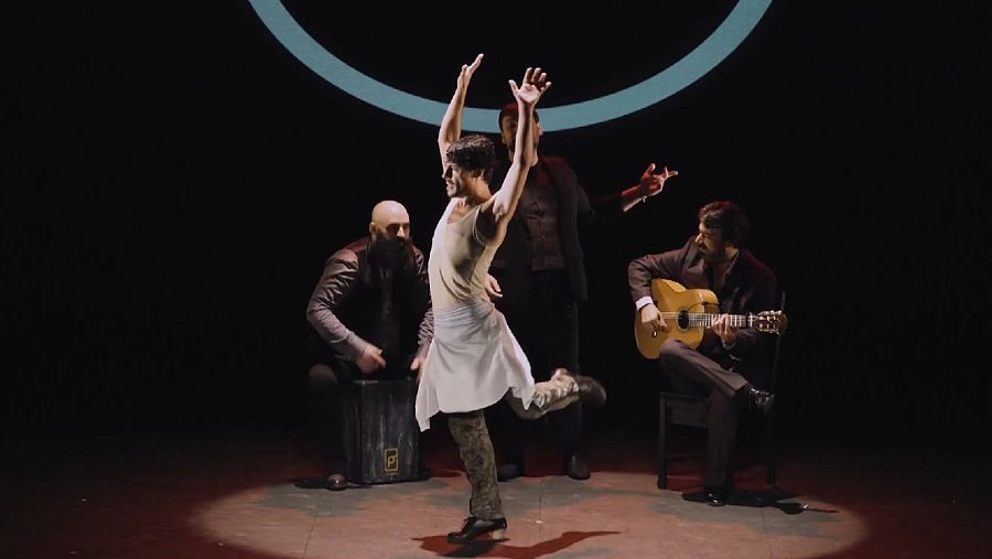 'El Salto', compañía Jesús Carmona