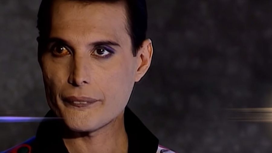 Freddie Mercury, líder de "Queen", ya enfermo de SIDA