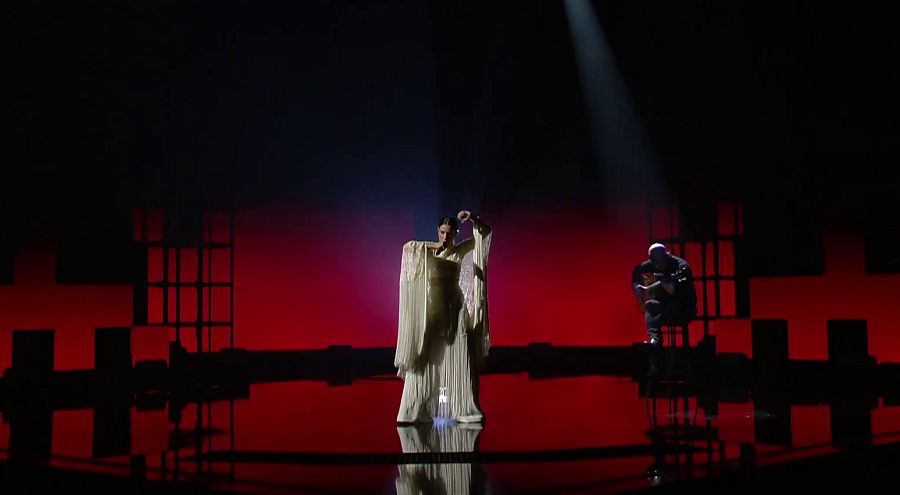Blanca Paloma canta "Eaea" en la Primera Semifinal del Festival da Cançao