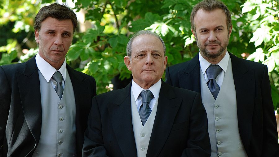 Emilio Gutiérrez Caba daba vida a Vicente Cortázar, el patriarca de esta familia en 'Gran Reserva'
