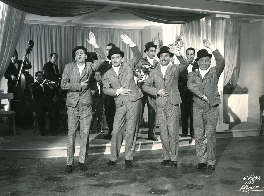 Los Xey en la película 'Nuestras vidas' (1949): cantan "De rompe y rasga"
