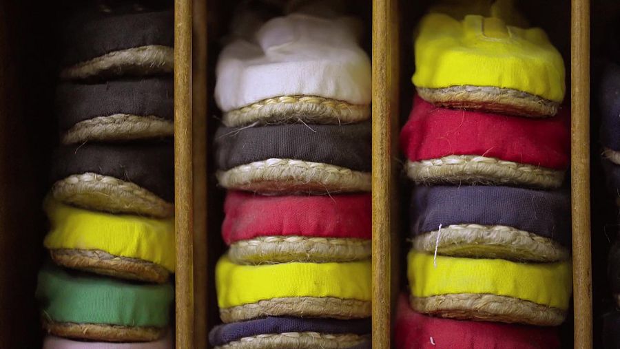 Les espardenyes tenen més de 7.000 anys d'història i continuen estant de moda