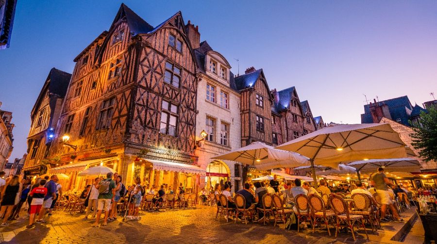 Place Plumereau, corazón del ocio en Tours