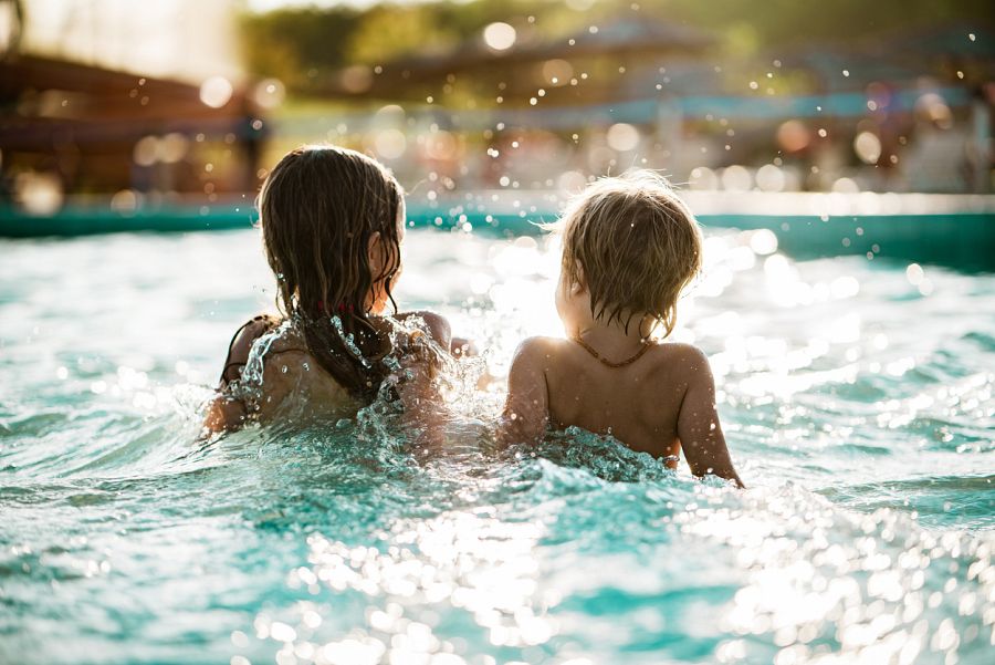 Piscina en verano
