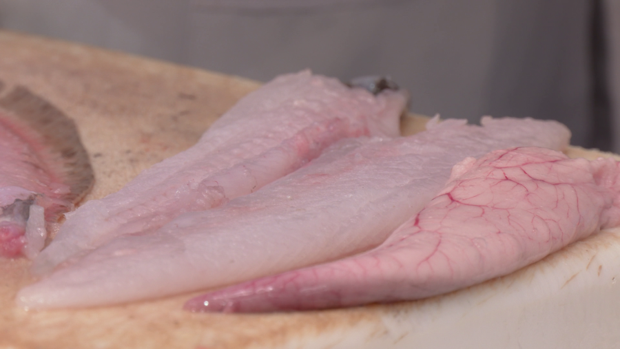 Filetes de gallo, limpios y listos para hacer a la plancha