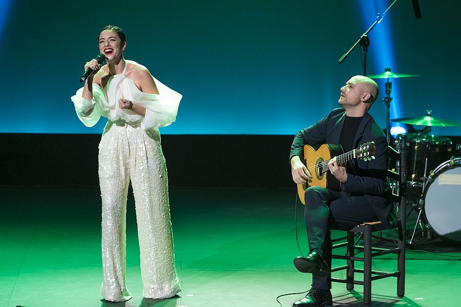 Actuación de Blanca Paloma en la presentación de los artistas del Benidorm Fest 2024