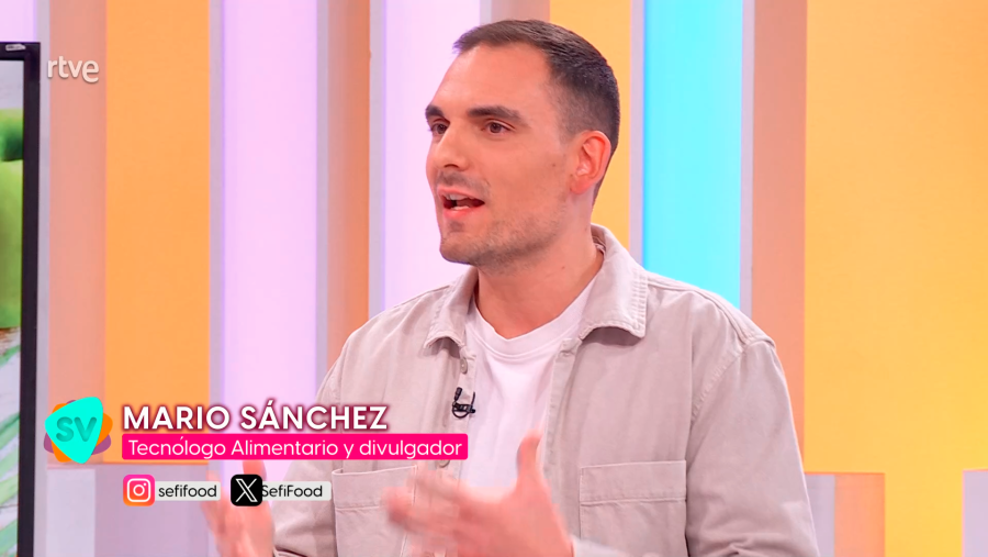 Mario Sánchez, autor del libro "A tomate pocho no le hinques el diente" en el programa Saber Vivir