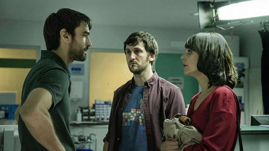 Raúl Arévalo y Belén Cuesta en la película 'El aviso'