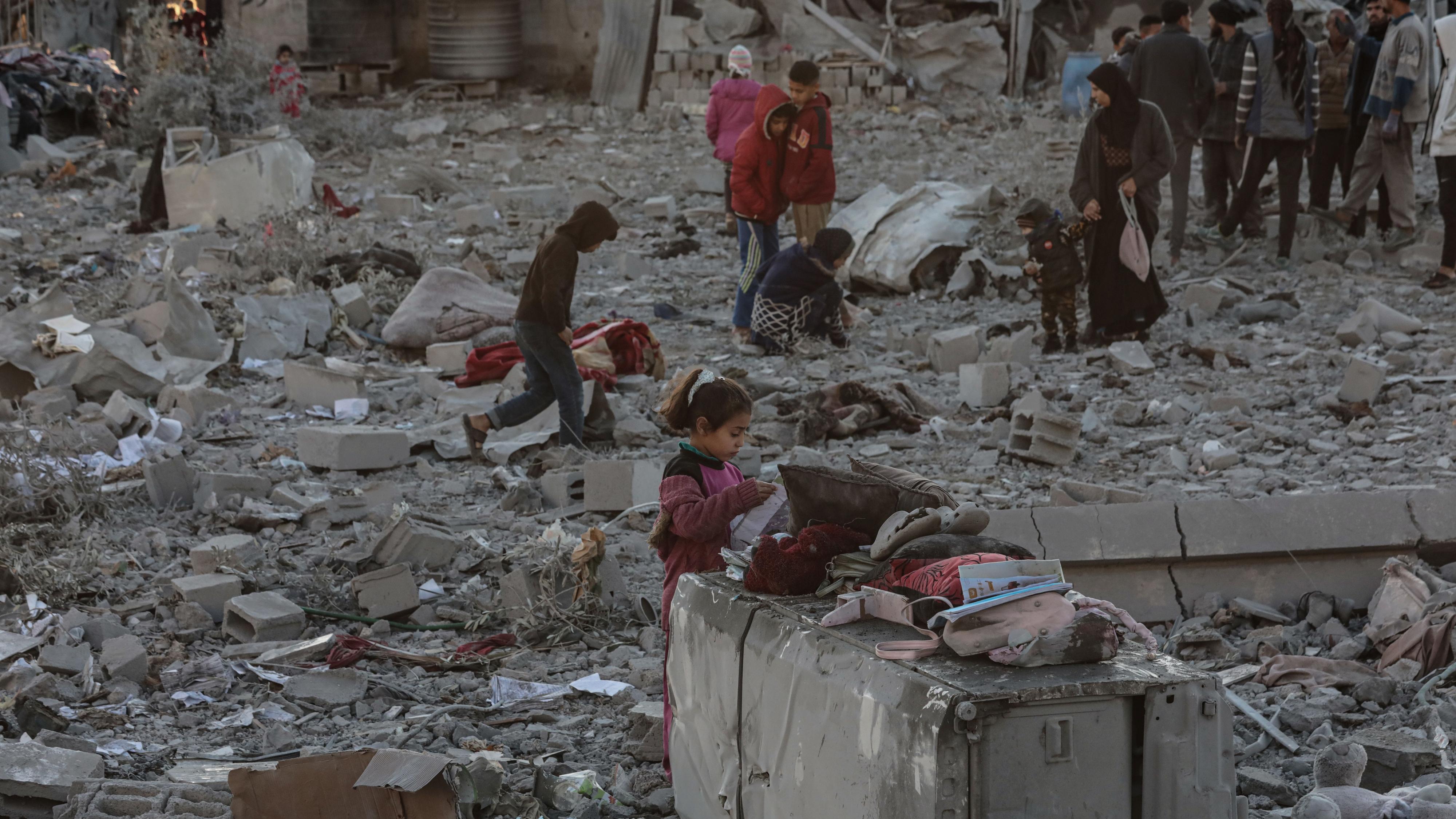 Los ataques israelíes dejan 100 muertos en Gaza en 24 horas