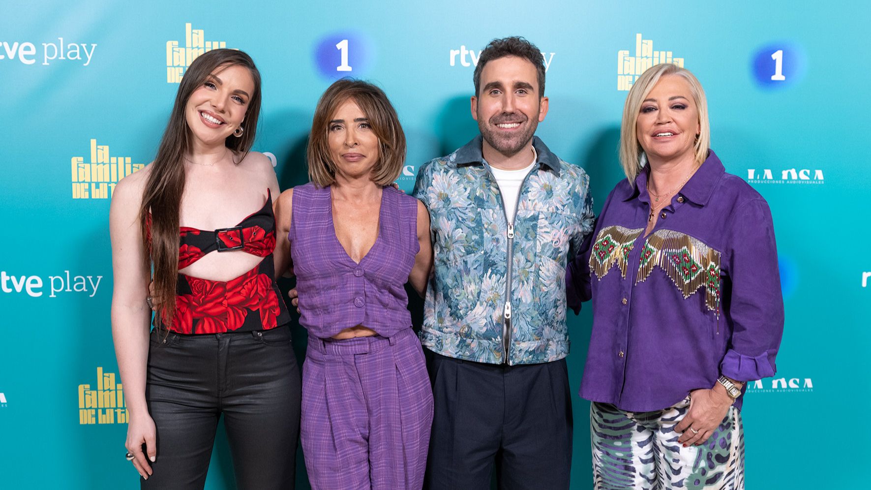 Inés Hernand, María Patiño, Aitor Albizua y Belén Esteban en la presentación de 'La familia de la tele'