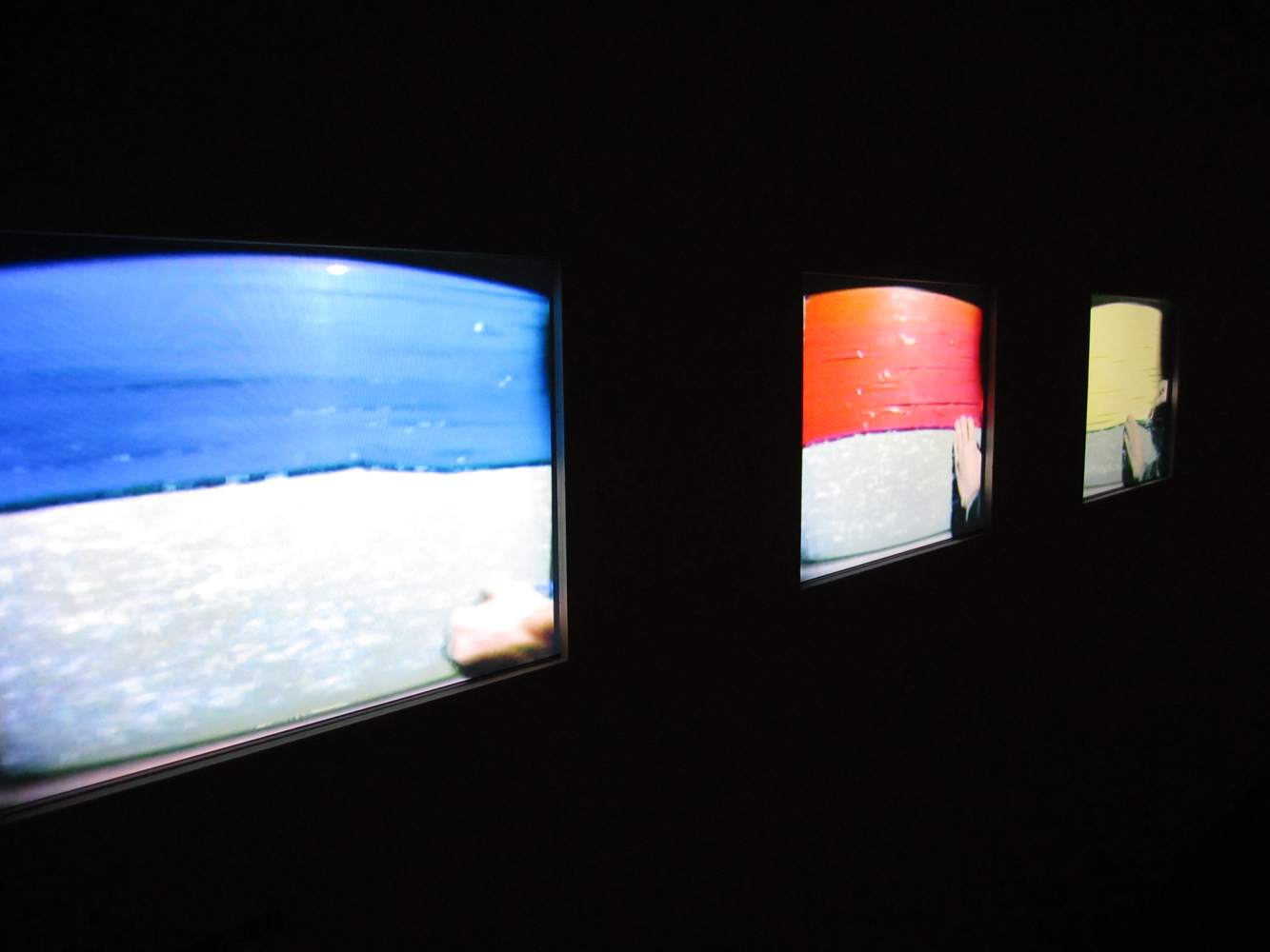 1974 Blue (Jaime Davidovich) - Exposición Donde nunca estoy, donde nunca fui (Casa de Vacas, 2017)