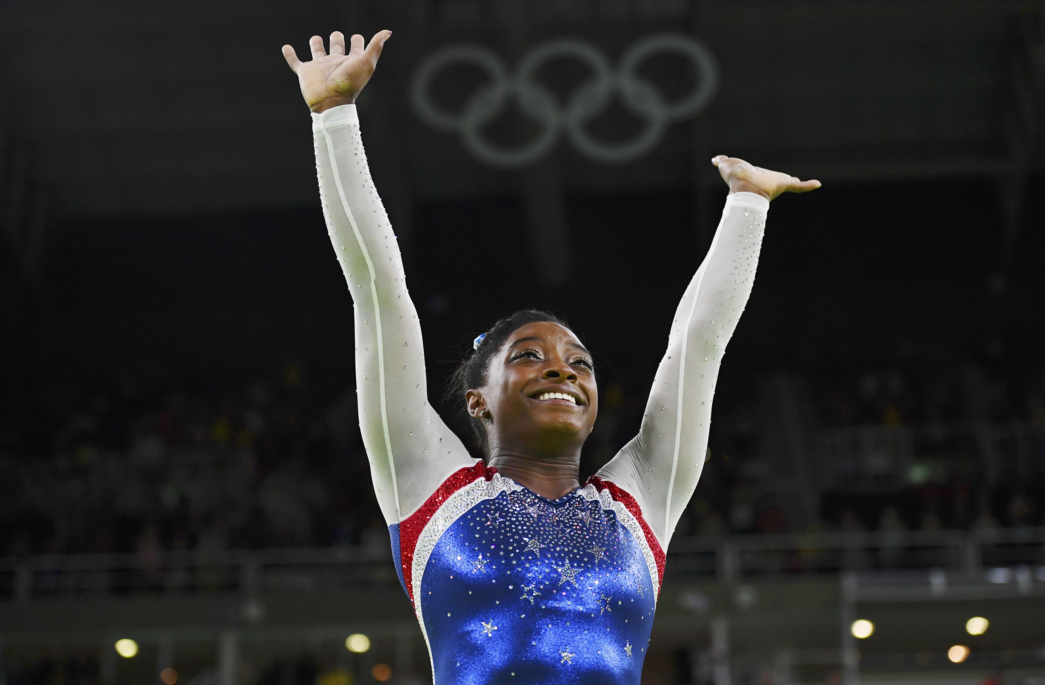 Los 4 vídeos del oro de simone biles en la final de gimnasia artística de rio 2016