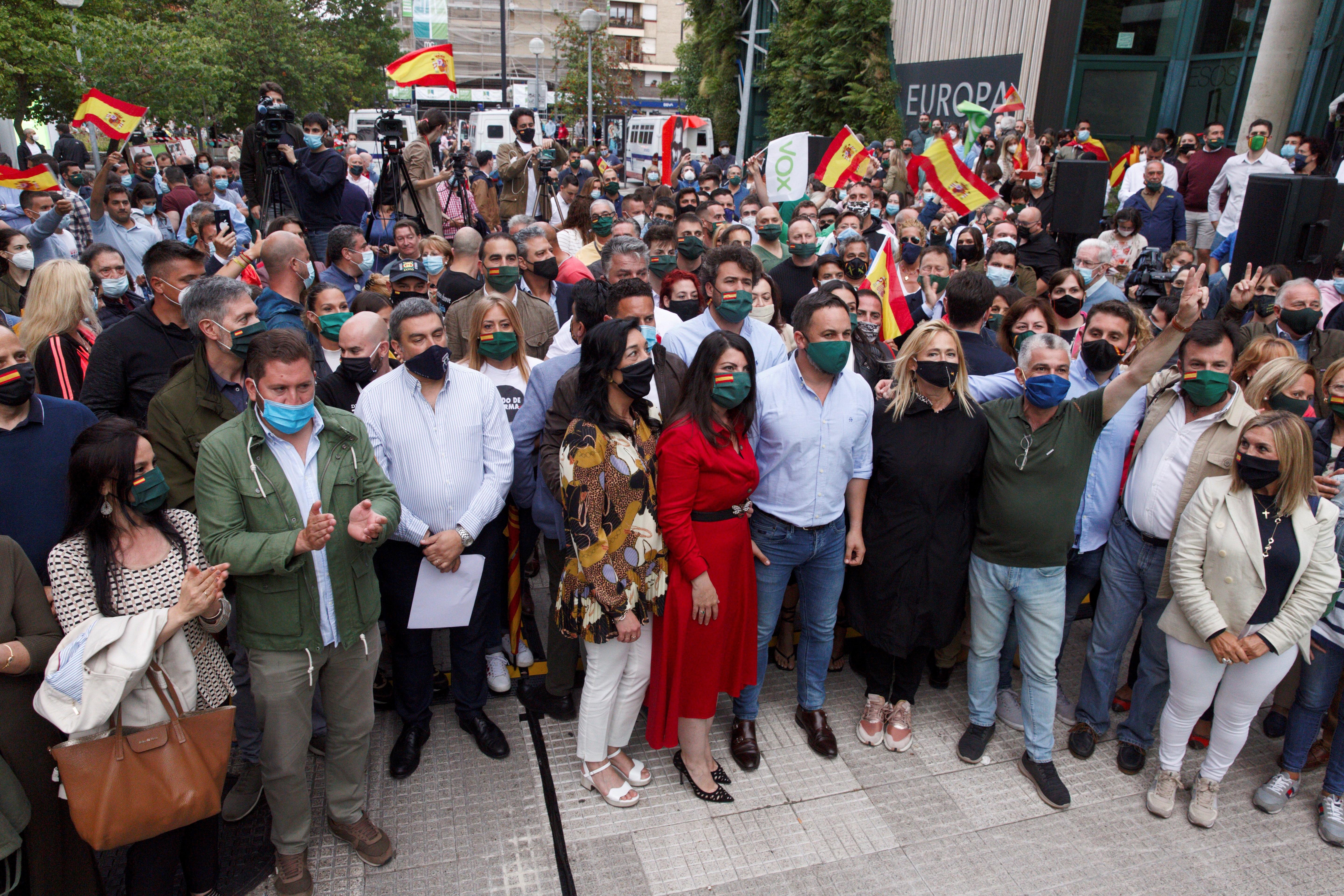 Abascal acude al cierre de campaña de Vox en Vitoria Cierre de campaña de Vox