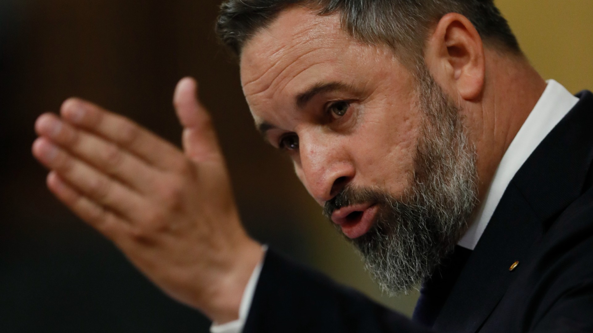 Abascal acusa a Sánchez de dejar "una España débil, dividida y arruinada"