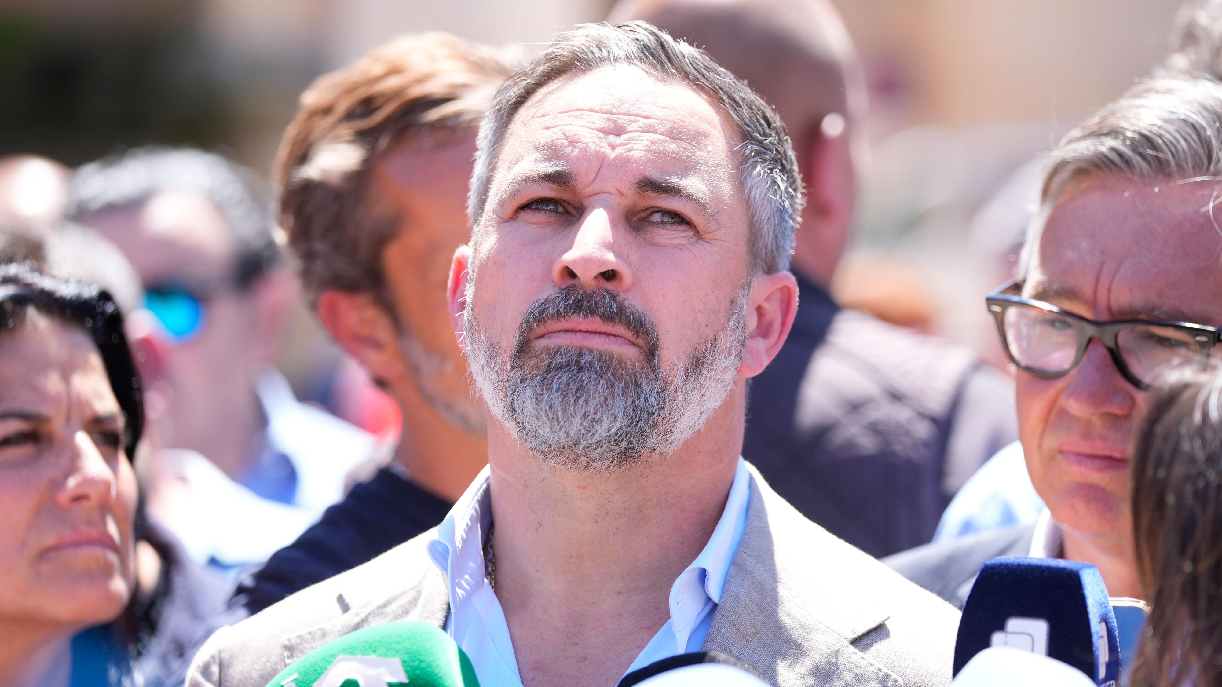 Abascal arremete contra el secretario general de la Conferencia Episcopal