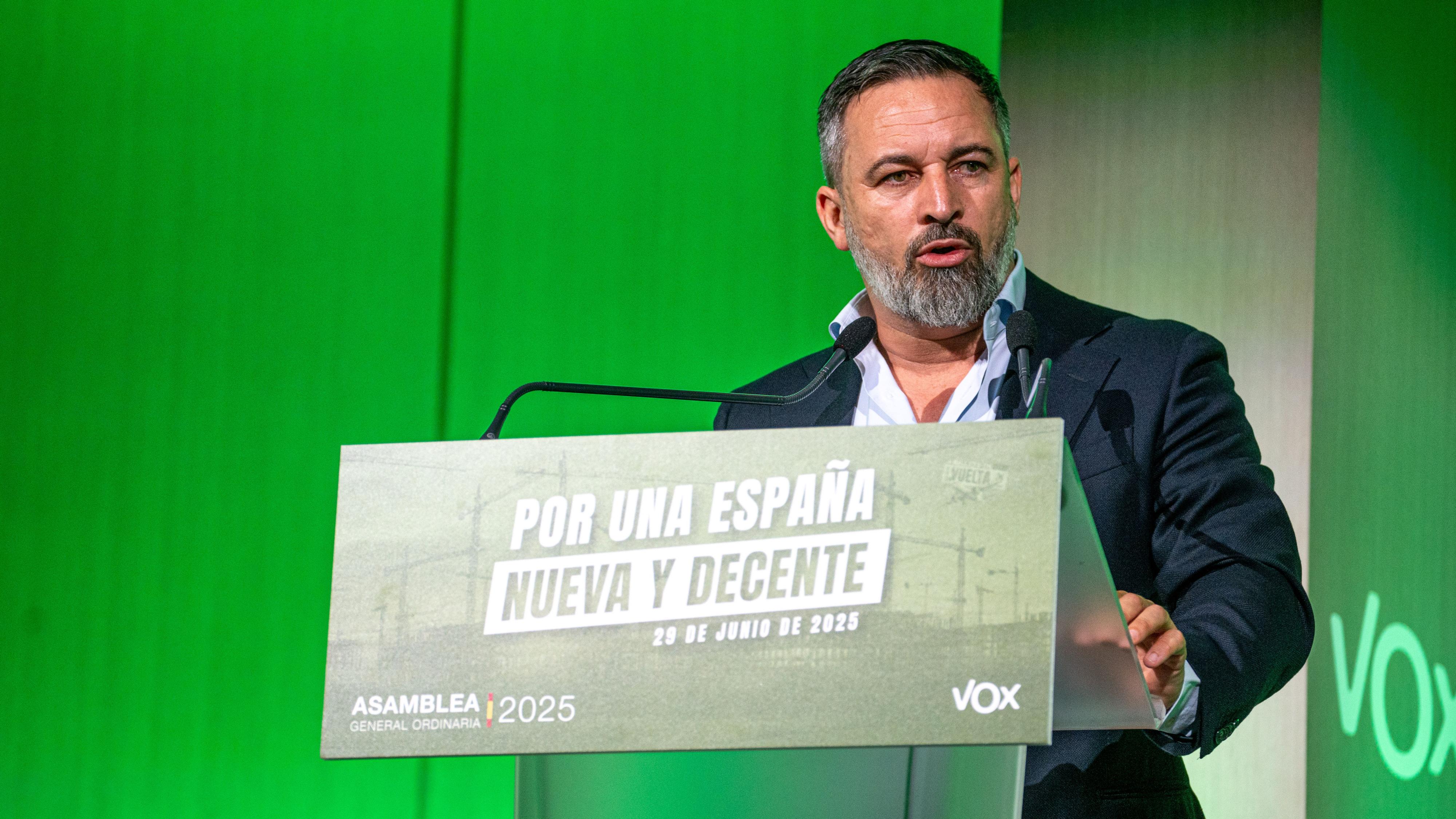 Abascal niega que quiera deportar a ocho millones de inmigrantes