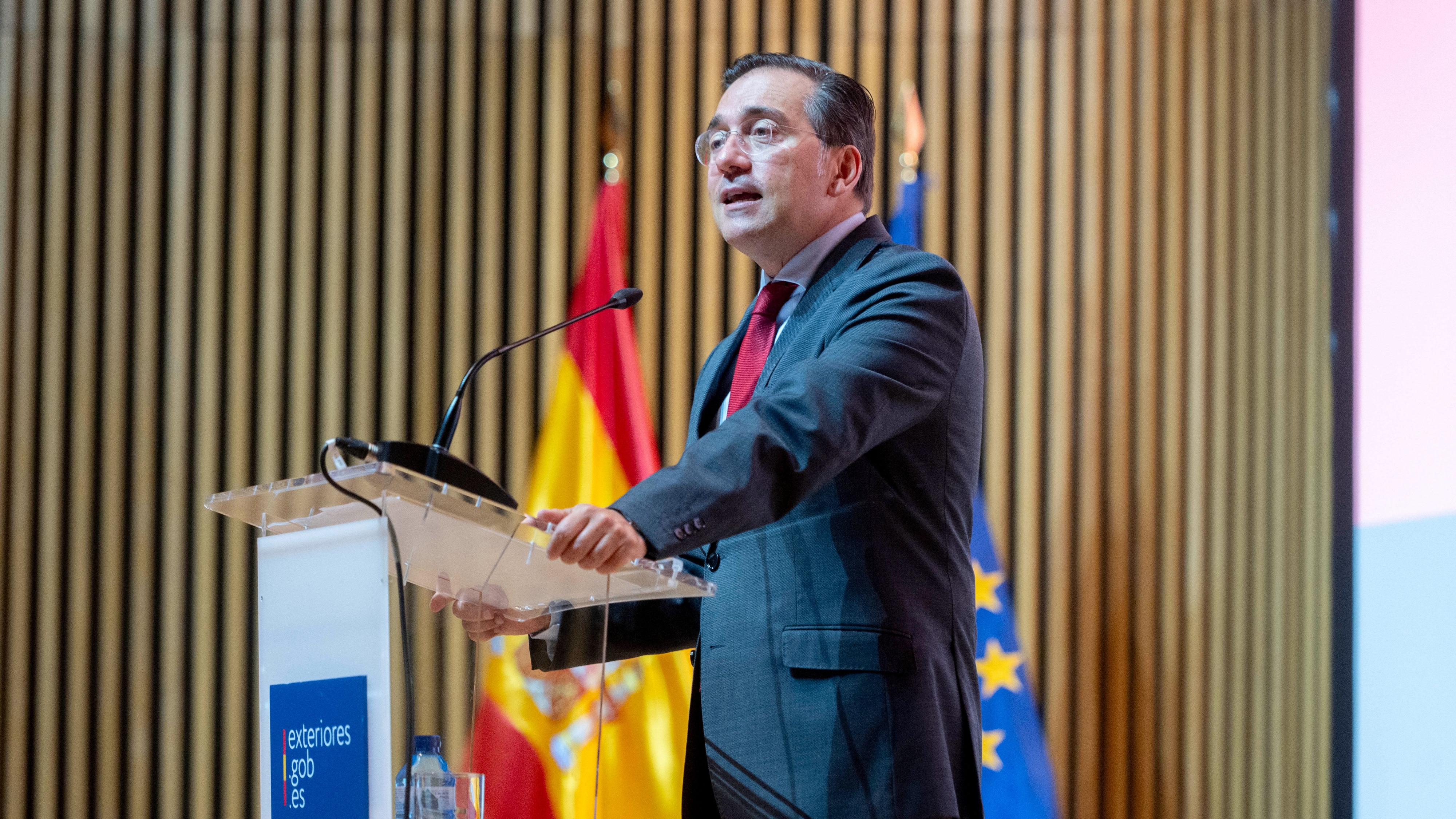 Albares, sobre Gaza: "Como con Rusia, no podemos tener una relación de normalidad con Israel como si nada ocurriera"
