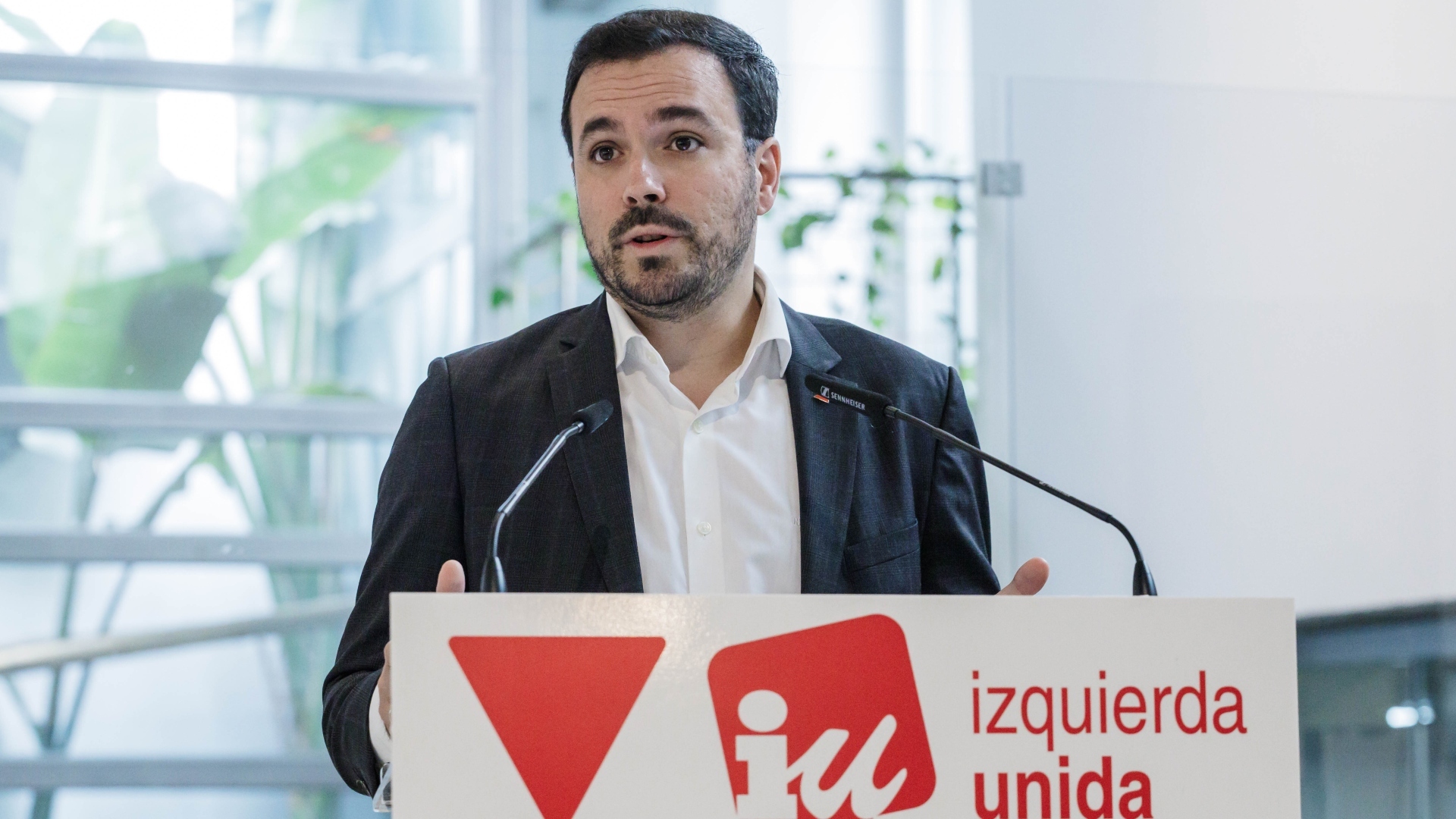 Alberto Garzón deja la dirección de IUy se retira de la política