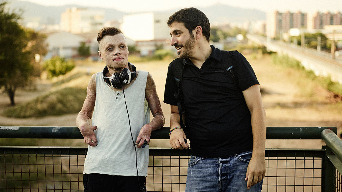 Aleixo Paz, protagonista del documental "El niño de fuego" junto al director del documental Ignacio Acconcia