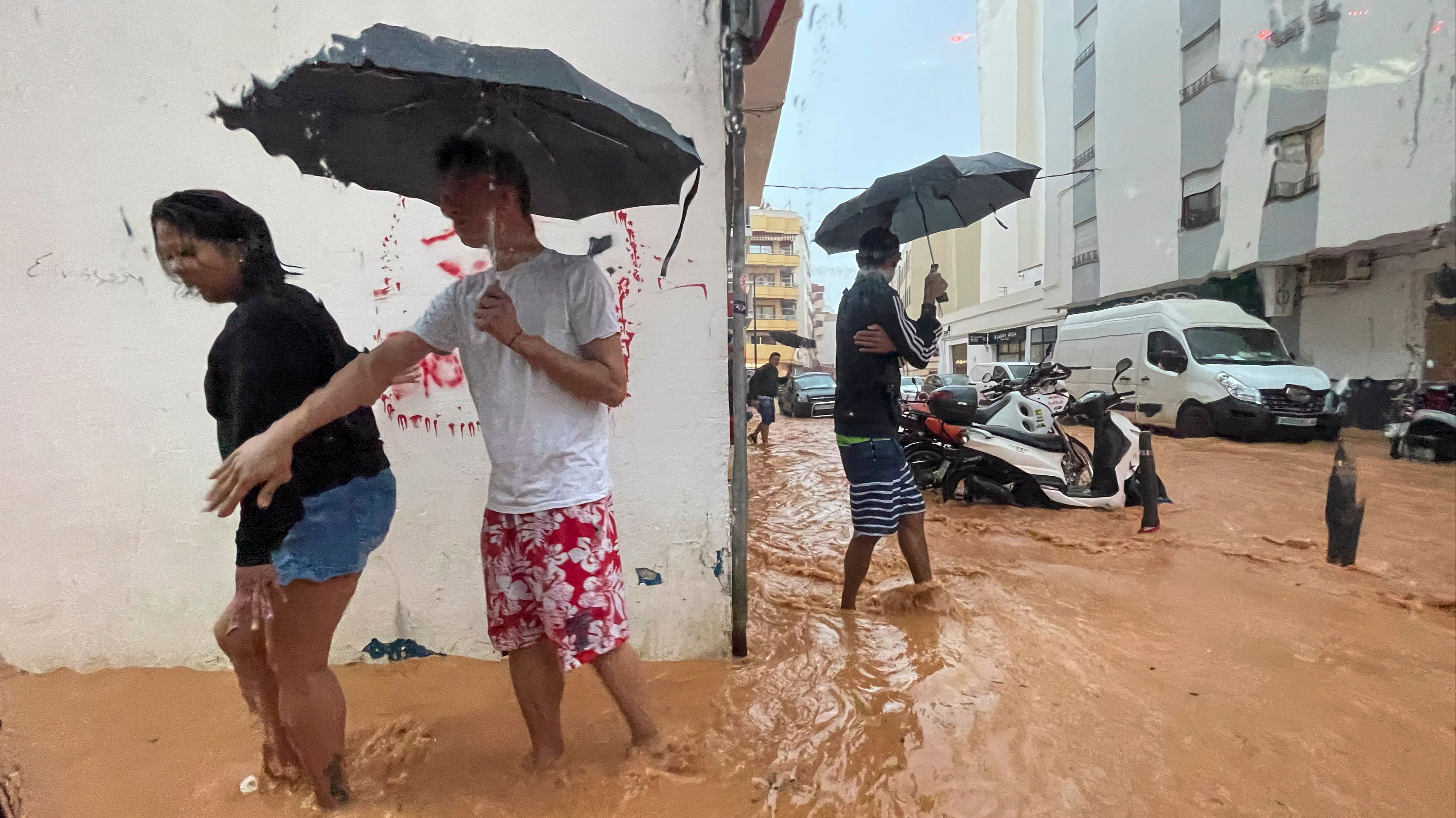 Lluvias torrenciales históricas azotan Valencia, Ibiza y Formentera, provocando inundaciones y caos