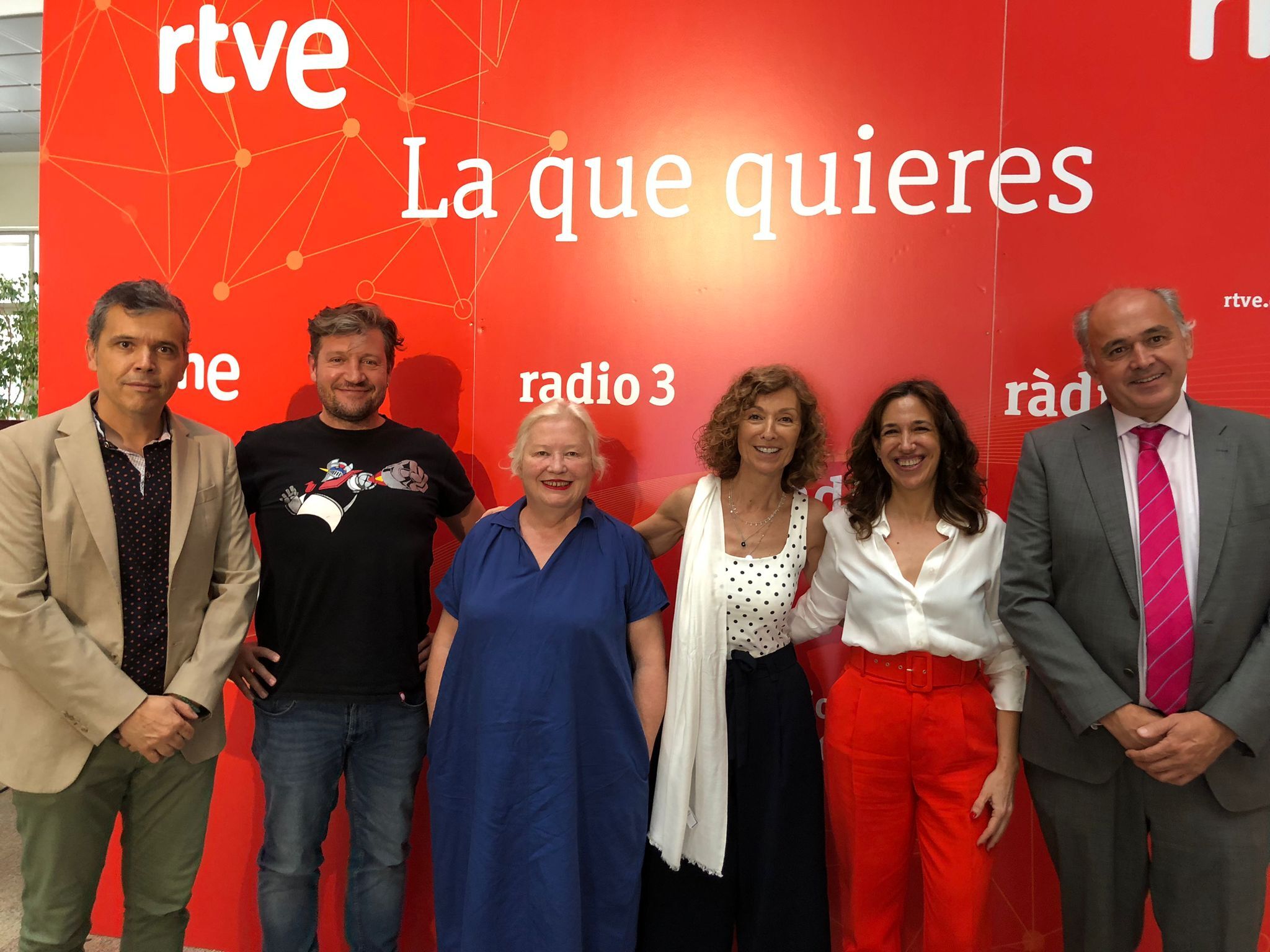 Alfredo Menéndez, director de programas de RNE, con el jurado