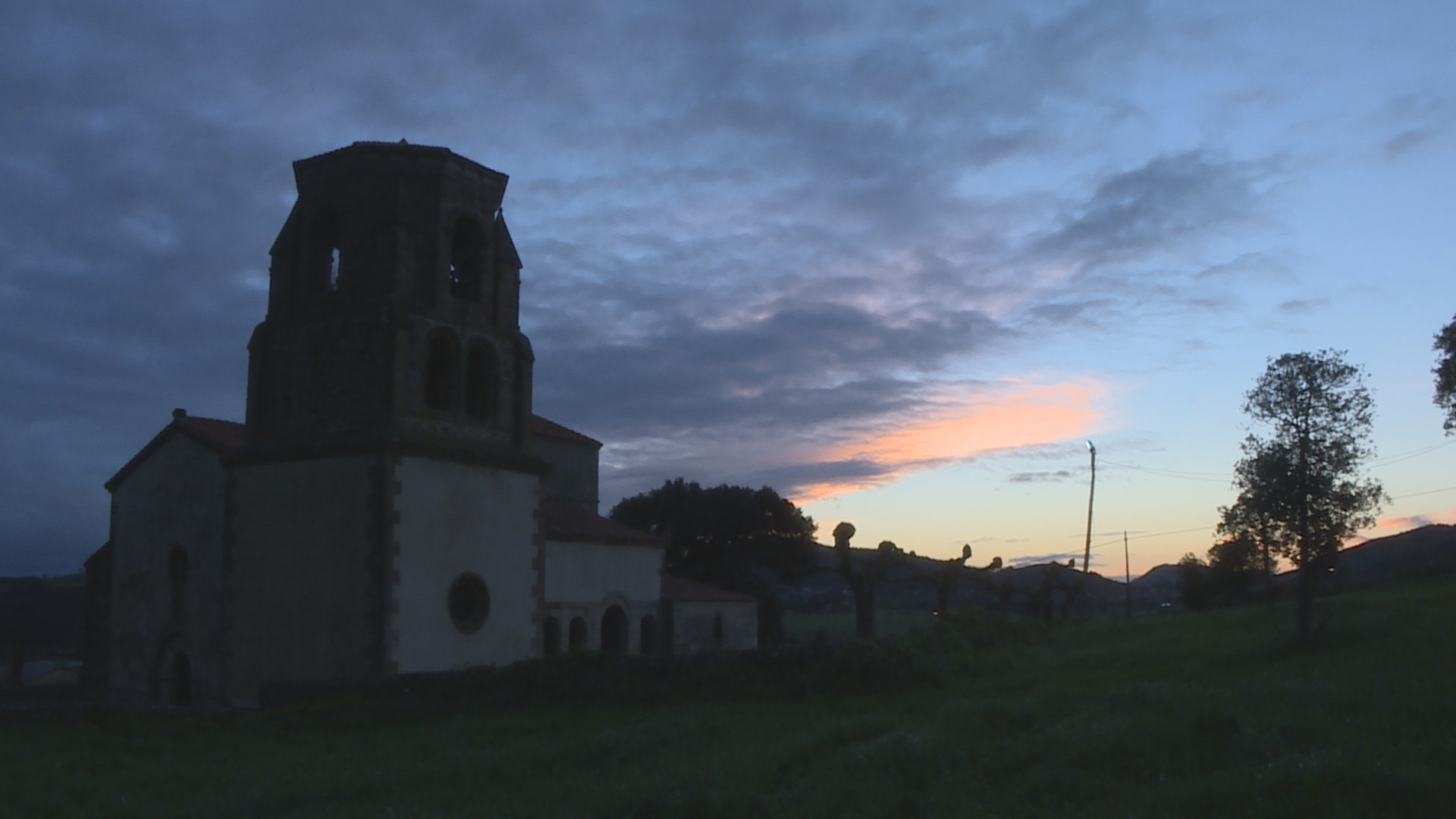 Amanecer en Santa María de Bareyo Amanecer en Santa María de Bareyo