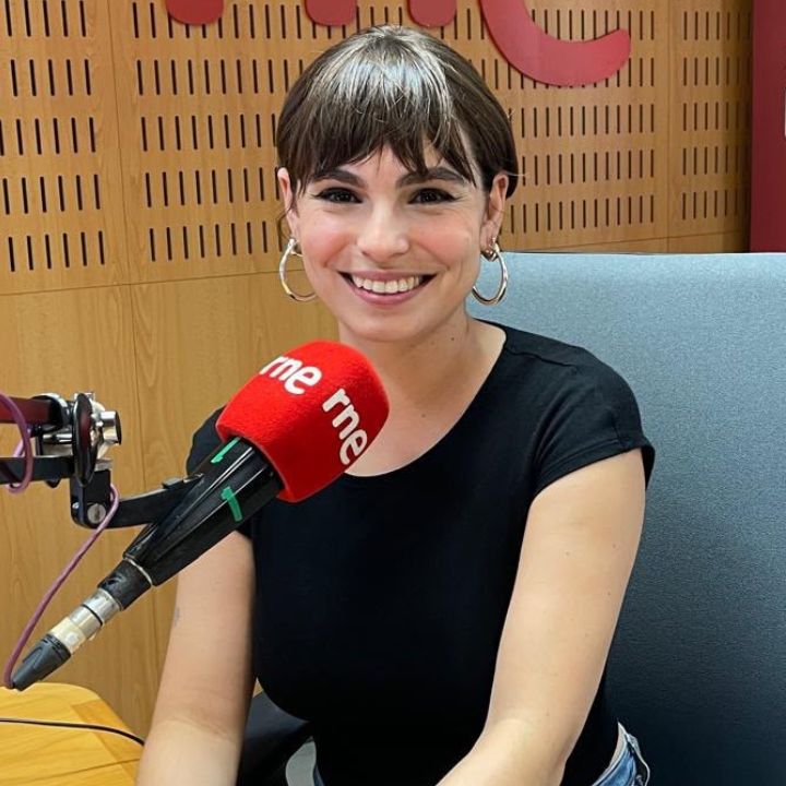El Ojo Crítico - Andrea Abreu presenta “Pajaritos preñados”, su segunda novela tras “Panza de burro”